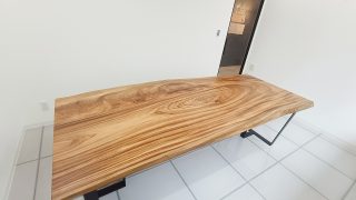 セール✨ワイルドな貫❣️A楠一枚板＊補強♦︎サイドテーブル、ベンチ〜勿体ない利用 楠ビッグサイズ一枚板 納品しました | 一枚板テーブル 家具工房鳳山堂